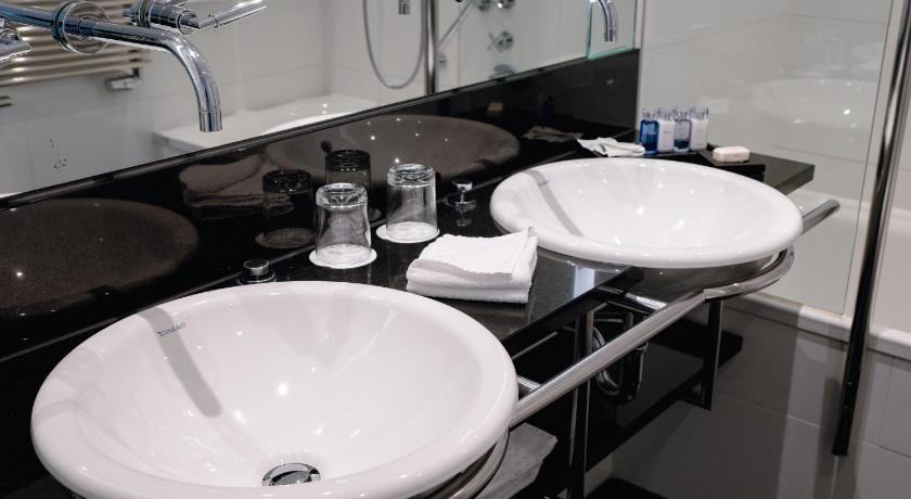 Image of Classic Double or Twin Room 9