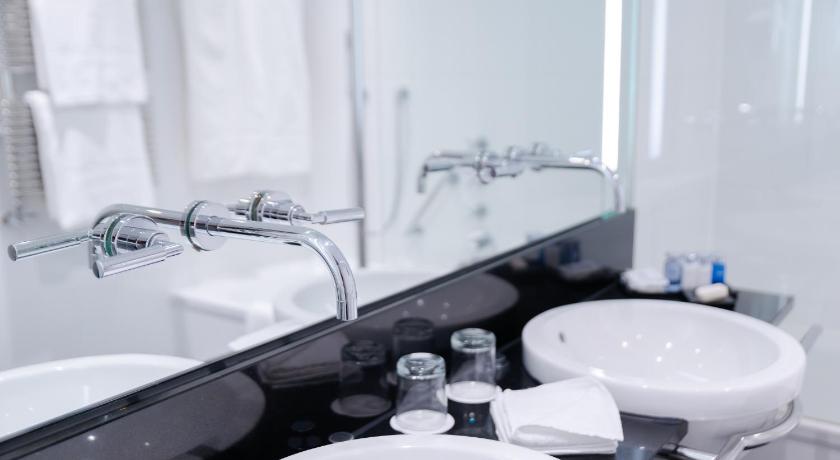 Image of Classic Double or Twin Room 17