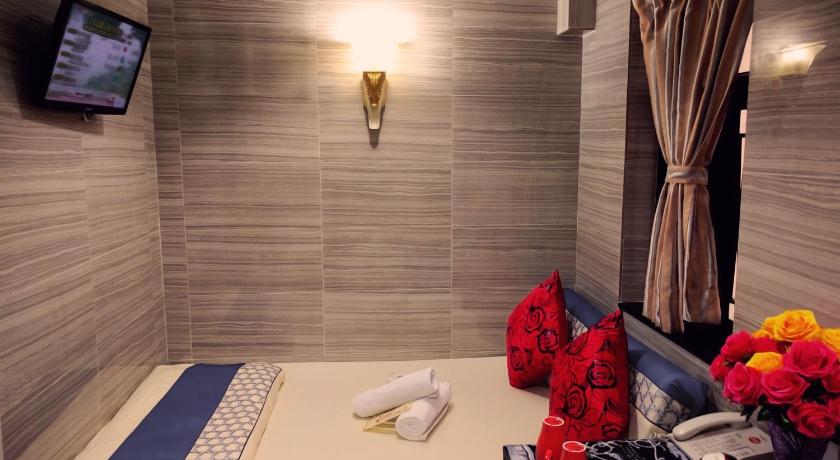 Paris Guest House 10E4 - image 14