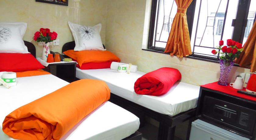 Image of Family Room 8