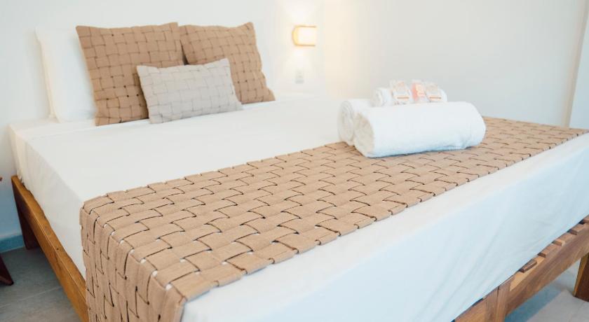 Image of Deluxe Suite with Sea View 0