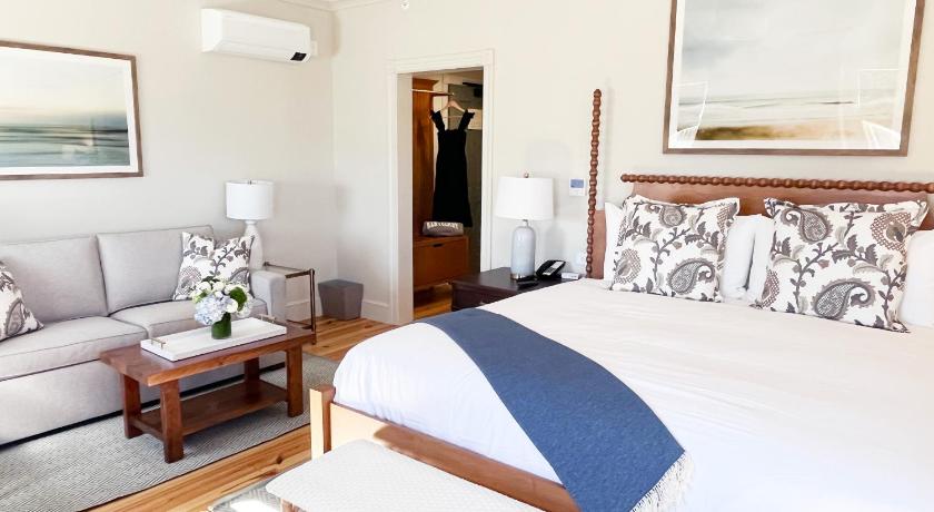 Nantucket (MA) Nantucket Resort Collection 4-Star Accommodation lobby