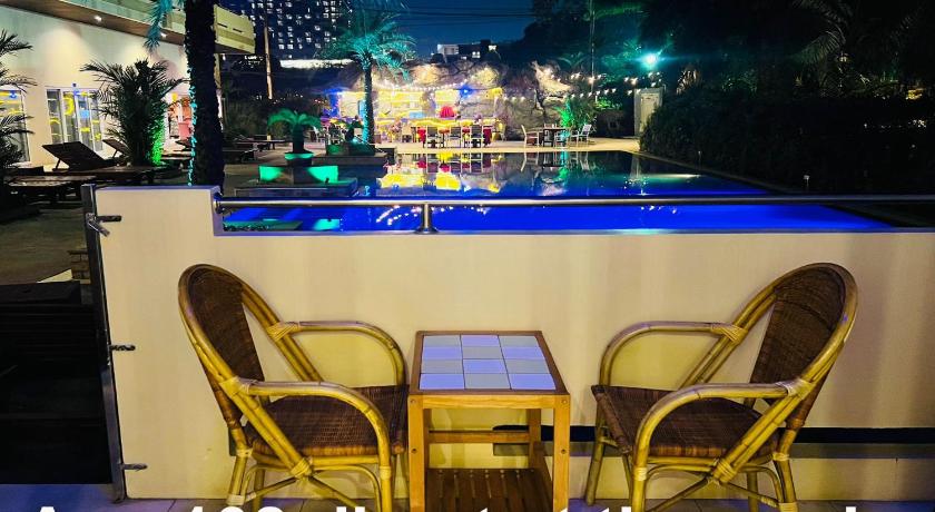 Image of Deluxe One-Bedroom Apartment with Pool View - 108 1