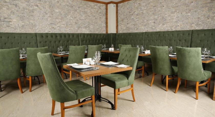 Golden Lounge Hotel - image 4