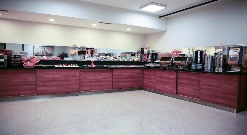 Golden Lounge Hotel - image 13