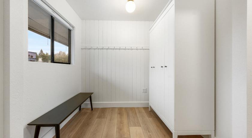 ジュノー Harbor Views 1 - Walkable in the Heart of Auke Bay 3つ星 宿泊施設 レストラン