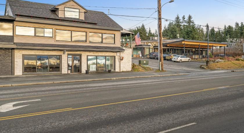 ジュノー Harbor Views 1 - Walkable in the Heart of Auke Bay 3つ星 宿泊施設 外観