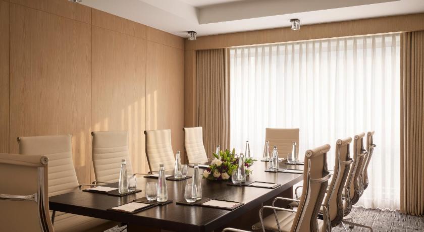 Image of Diplomatic Suite 6