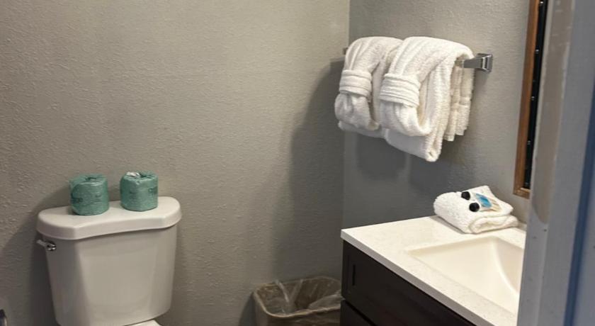 Image of Standard King Room 11