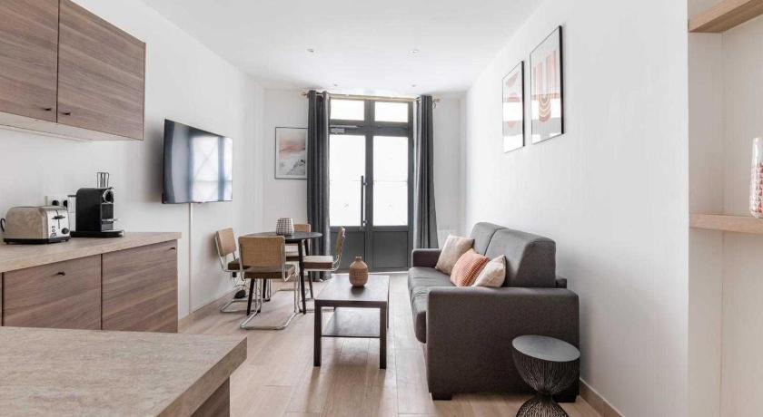 Modern apartment -1BR-4P- Saint-Germain-des-Prés - image 5