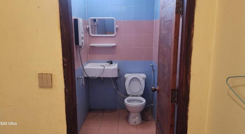 Image of Basic Triple Room 2