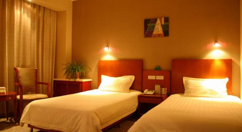 GreenTree Inn Shanxi Jinzhong JieXiu Railway Station Express Hotel photo