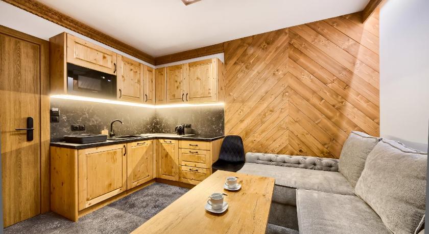 ザコパネ Apartamenty Willa Kamila Zakopane z Jacuzzi 4つ星 ゲストハウス 眺望