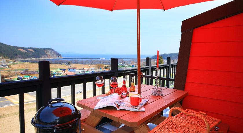 Namhae Bluesyun Pension photo