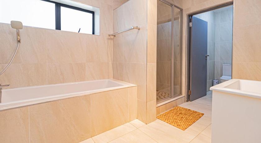 ブタブタ Highland Haven 4つ星 シングルルーム レストラン