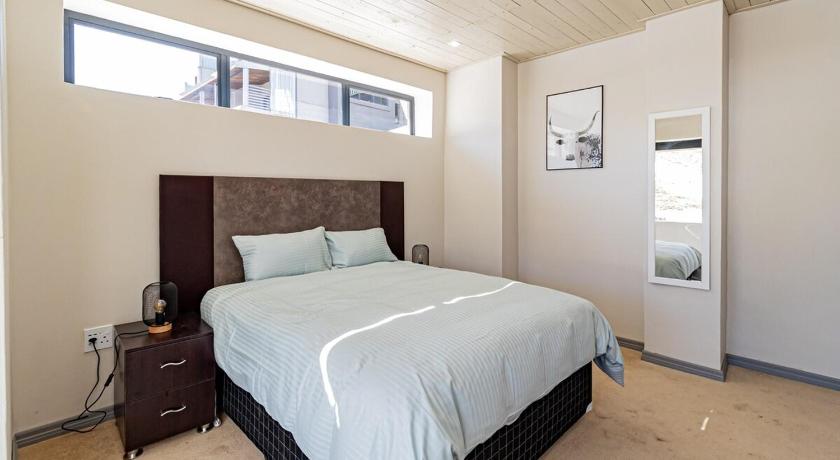 ブタブタ Highland Haven 4つ星 シングルルーム プール