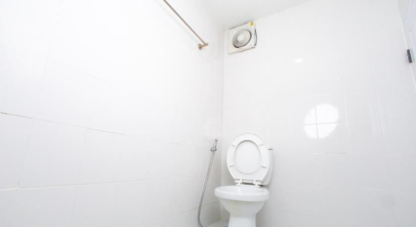 TOM GUESTHOUSE - image 13