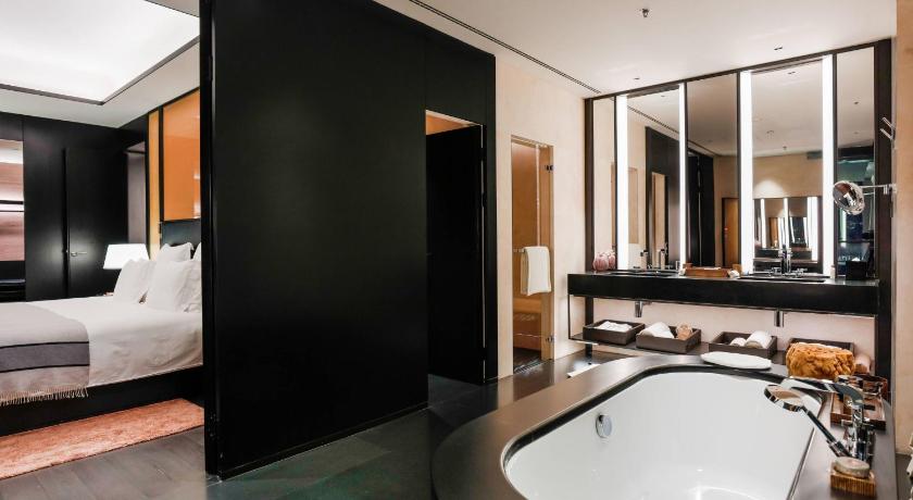 Image of Deluxe Bund View Suite 3