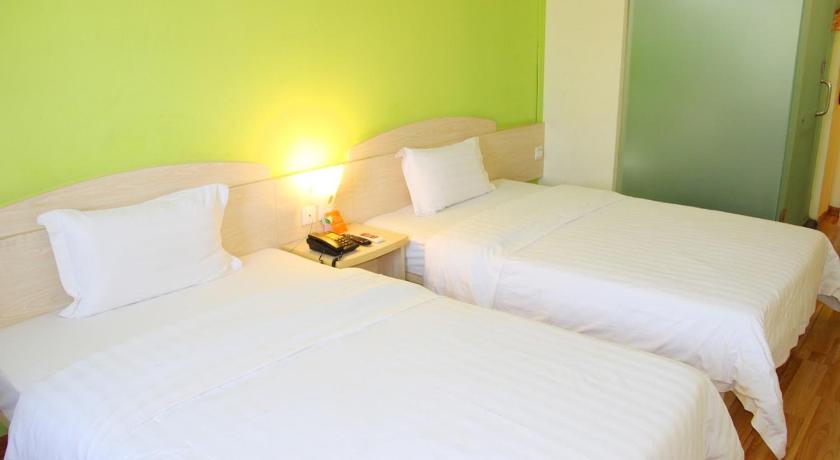 7 Days Inn Qingdao Liaoyang West Road Xinye Plaza Metro Station photo