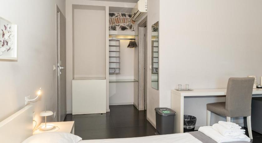 Фото: Двухместный номер с 1 кроватью и собственной ванной комнатой (Double room with private bathroom) 3