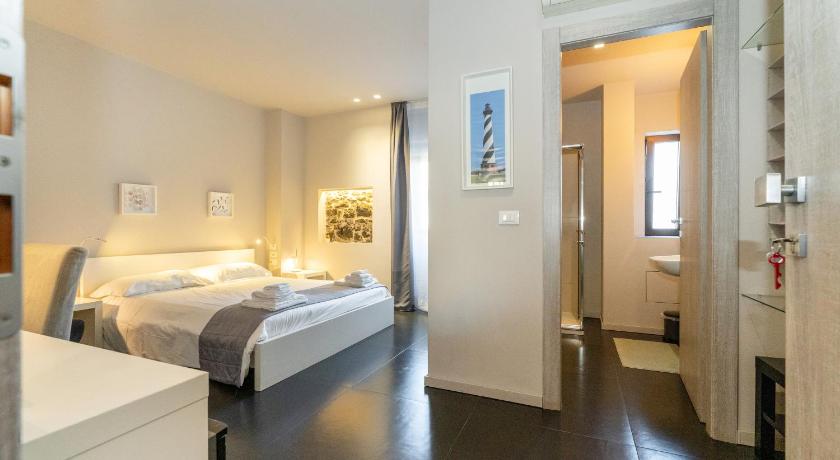 Фото: Двухместный номер с 1 кроватью и собственной ванной комнатой (Double room with private bathroom) 0