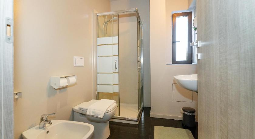 Фото: Двухместный номер с 1 кроватью и собственной ванной комнатой (Double room with private bathroom) 13