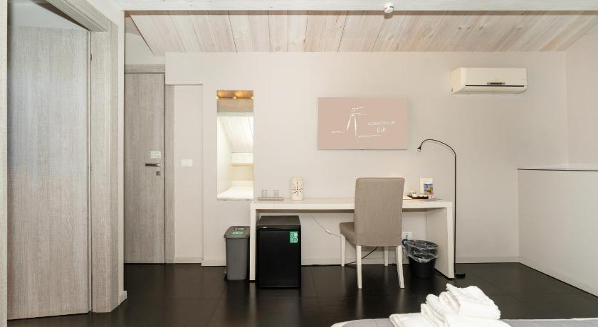 Фото: Двухместный номер с 1 кроватью и собственной ванной комнатой (Double room with private bathroom) 0