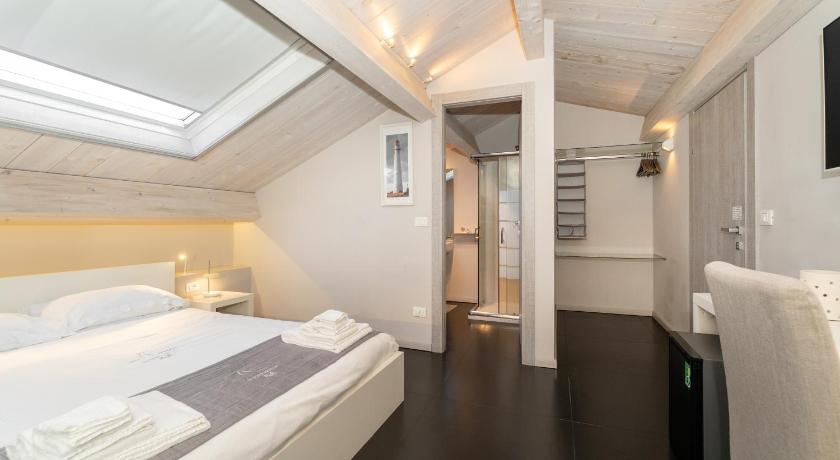 Фото: Двухместный номер с 1 кроватью и собственной ванной комнатой (Double room with private bathroom) 0