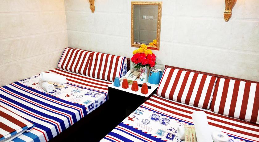 Image of Family Room 16