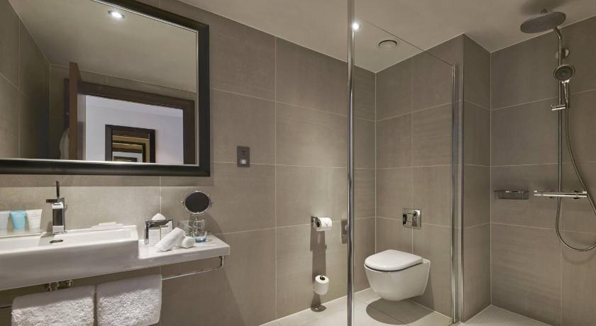 Image of Autograph Twin Room, Larger Guest room, 2 Twin/Single Bed(s) 3