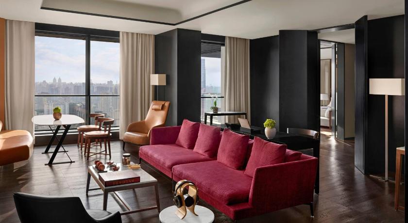 Image of DELUXE CITY VIEW SUITE 1