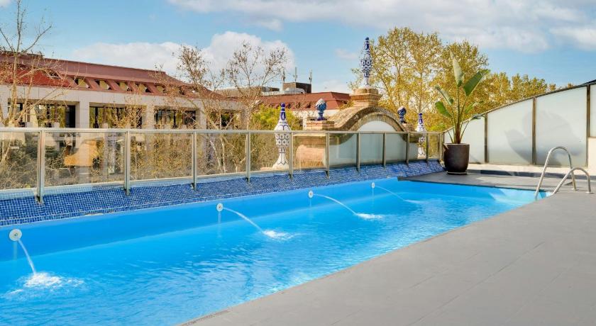 セビリア AC Hotel Ciudad de Sevilla 4つ星 ホテル 外観