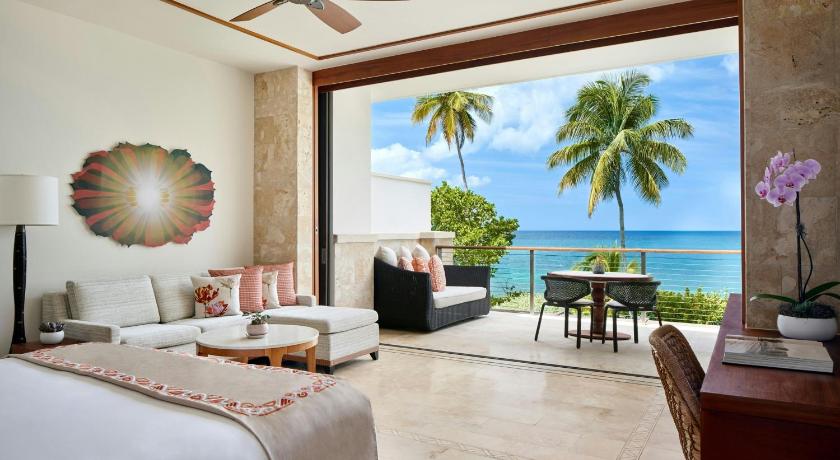 East Beach, Guest room, 1 King, Sofa bed, Oceanfront, Balcony fotója 3