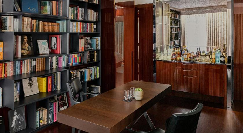 Image of Knightsbridge, 1 Bedroom Suite, 1 King 15