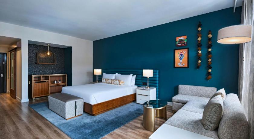 Image of Cascade Deluxe Guest room with 1 King, Sofa bed 1