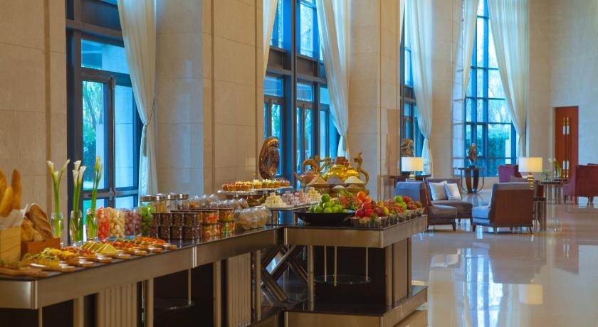 Renaissance Tianjin Lakeview Hotel - image 18