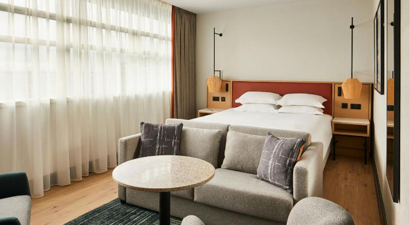 Image of Executive King Room with MClub Lounge Access 0