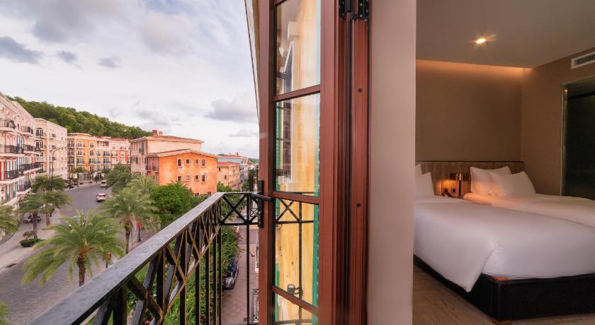 Phòng Hai Giường Đơn Loại Sang (Deluxe Twin Room)