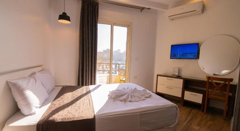 Image of Deluxe Double Room 4