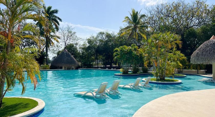 Discover The Best Area of Coronado with Pool