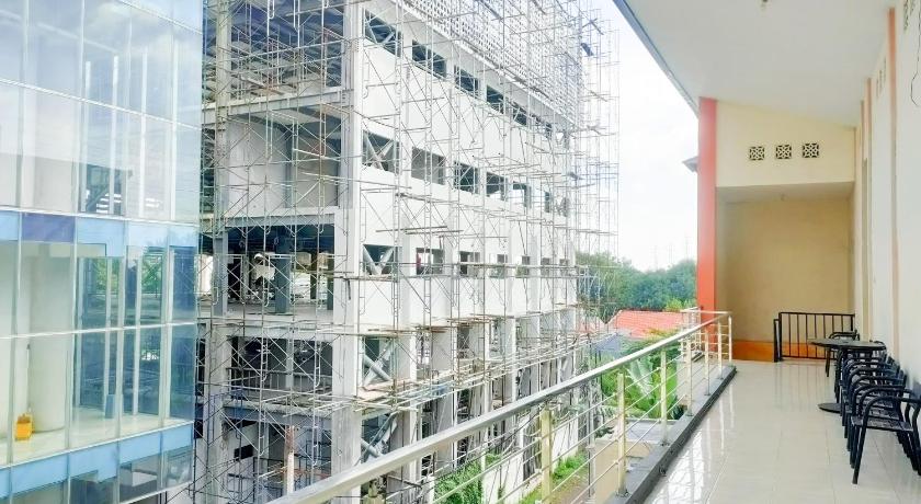 RedDoorz Syariah near City of Tomorrow Mall Surabaya – Surabaya, IL