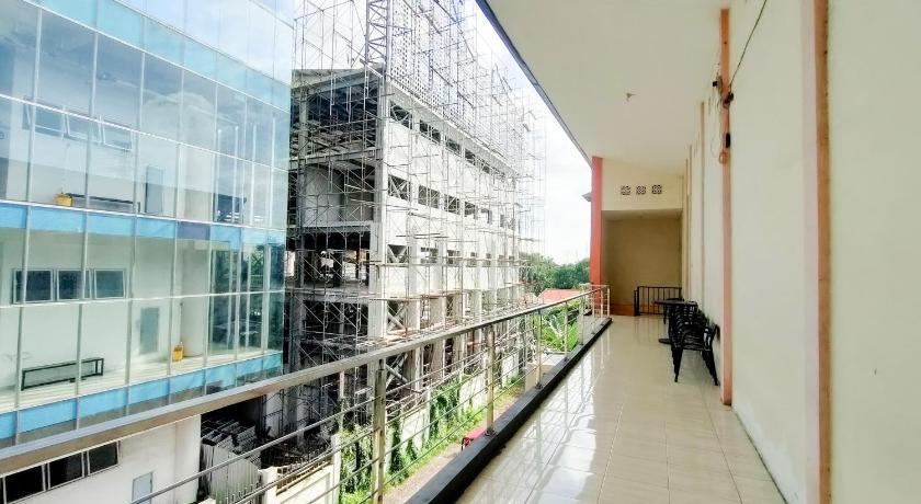 RedDoorz Syariah near City of Tomorrow Mall Surabaya – Surabaya, IL