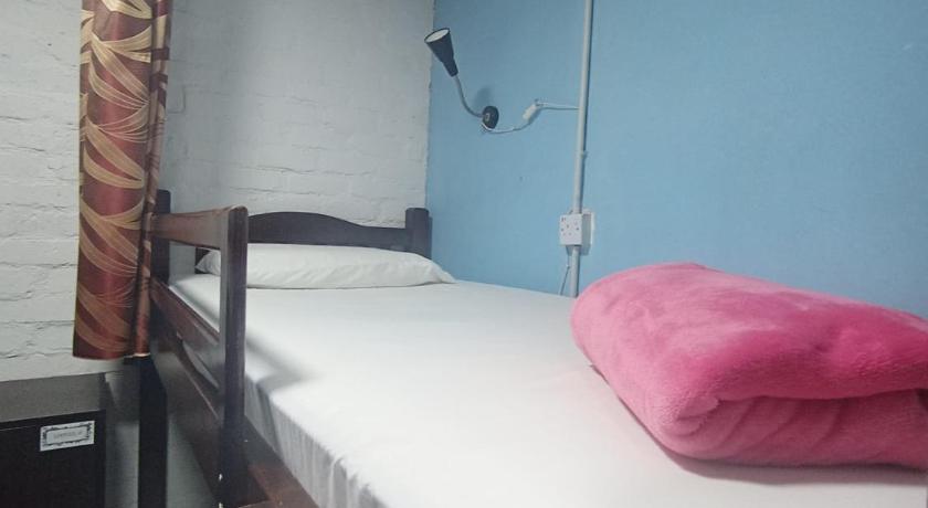 Image of Bunk Bed in a Mixed Dormitory 11