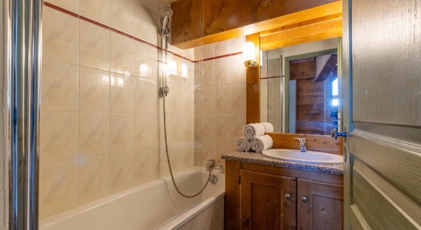 Image of Three-Bedroom Apartment 8 People 10