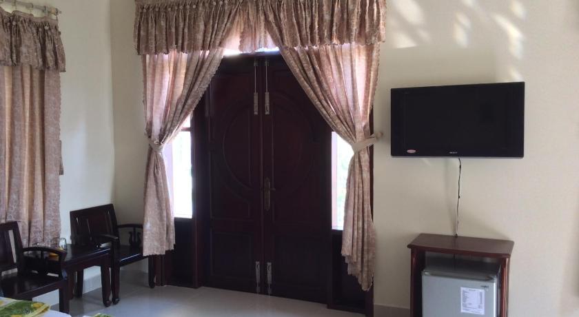 Phòng gia đình có ban công (Family Room with Balcony)
