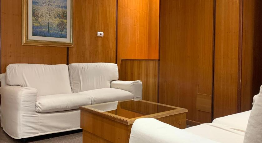 アレッツォ Hotel Ristoro Cristallo Gran Sasso d'Italia 3つ星 ホテル 施設