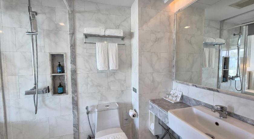 Image of Deluxe Partial Sea View Room 2
