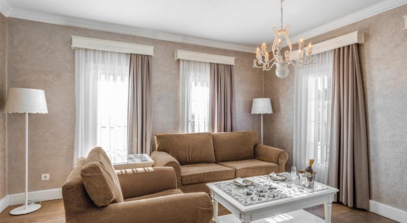 Özel Süit - Spa Küvetli (Private Suite with Spa Bath) Görseli 1