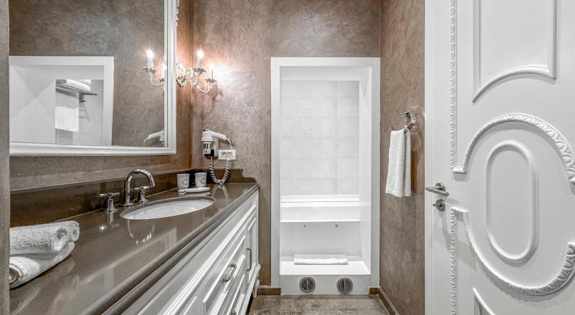 Özel Süit - Spa Küvetli (Private Suite with Spa Bath) Görseli 9