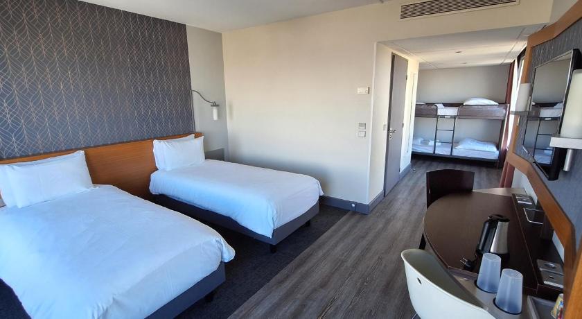 Image of Classic Family Room - 1 double bed and 1 bunk bed 0
